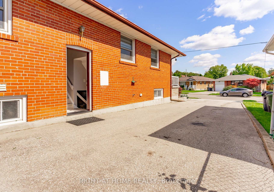 63-allonsius-drive-etobicoke-ontario-w12539508