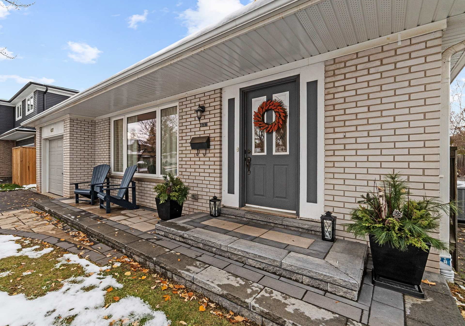 437-withnell-crescent-oakville-ontario-w12540048