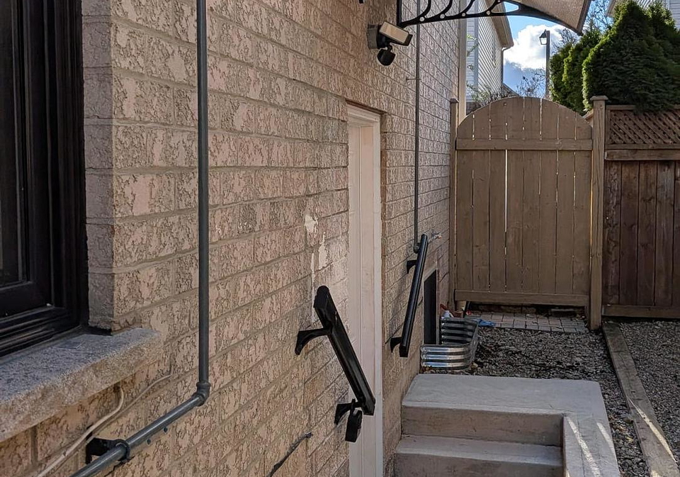 2304-bankside-drive-mississauga-ontario-w12540398
