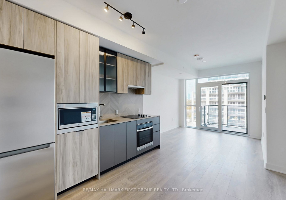 1037-the-queensway-avenue-etobicoke-ontario-w12541142