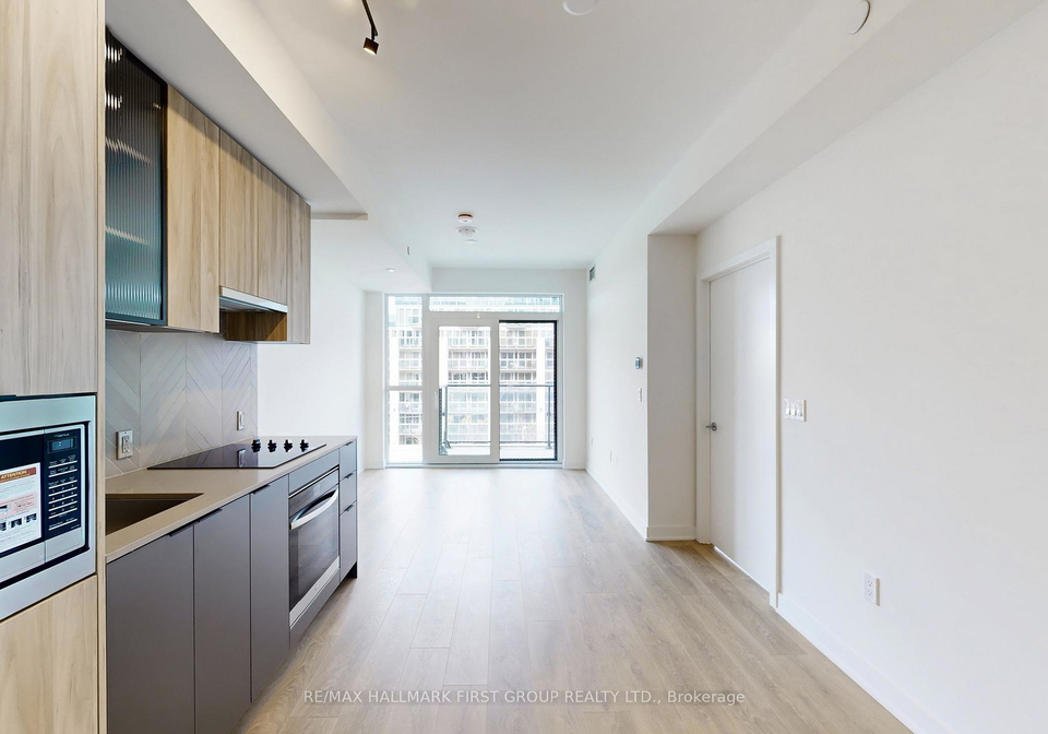 1037-the-queensway-avenue-etobicoke-ontario-w12541142