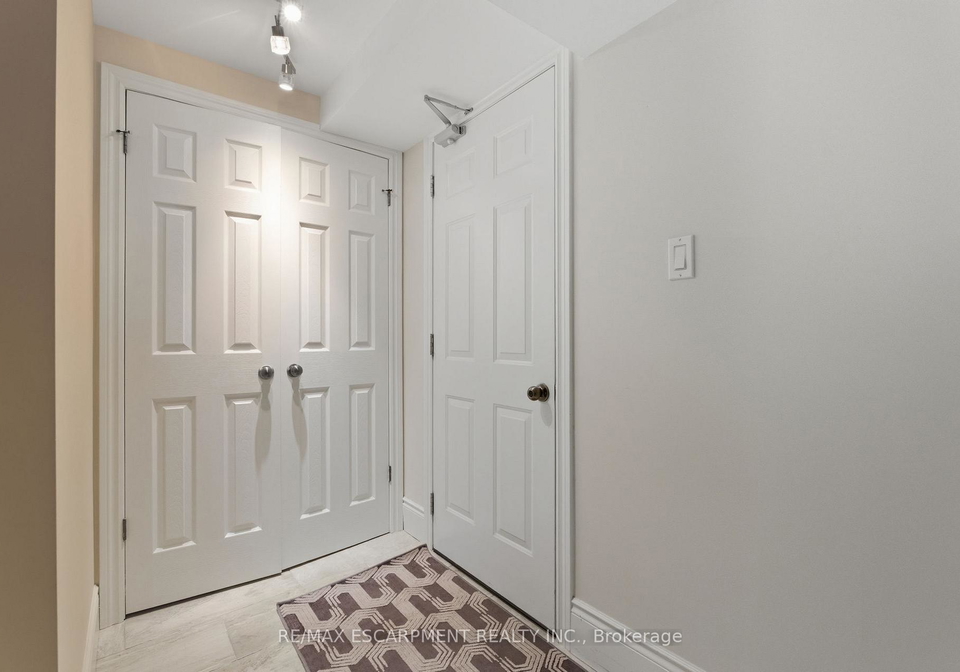 2165-fairchild-boulevard-burlington-ontario-w12541642