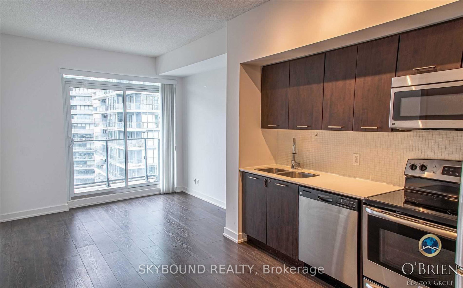 2220-lakeshore-boulevard-w-etobicoke-ontario-w12542114