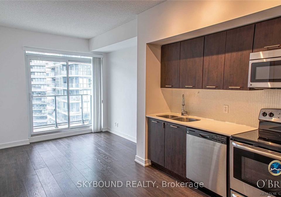 2220-lakeshore-boulevard-w-etobicoke-ontario-w12542114