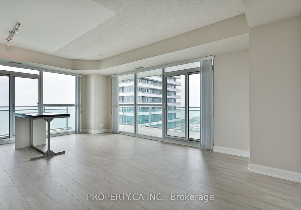 33-shore-breeze-drive-etobicoke-ontario-w12542184