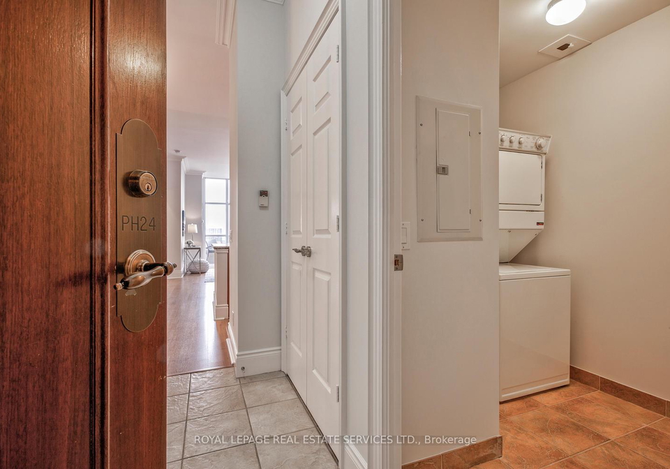 5233-dundas-street-w-etobicoke-ontario-w12542340