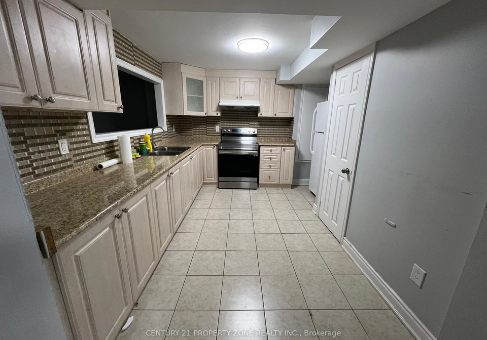 18-locomotive-crescent-brampton-ontario-w12542794