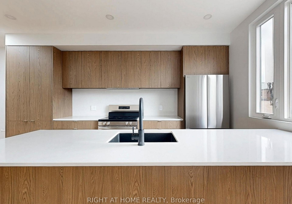 1137-dovercourt-road-toronto-ontario-w12543946
