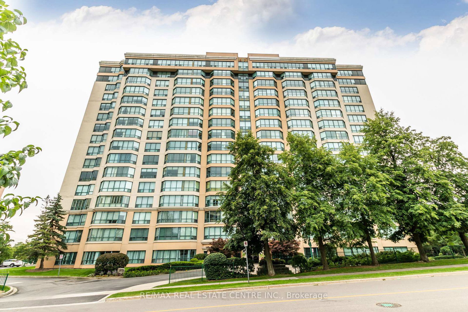 100-millside-drive-milton-ontario-w12544074