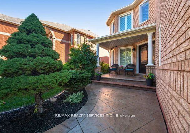 8-barnes-court-brampton-ontario-w12544278