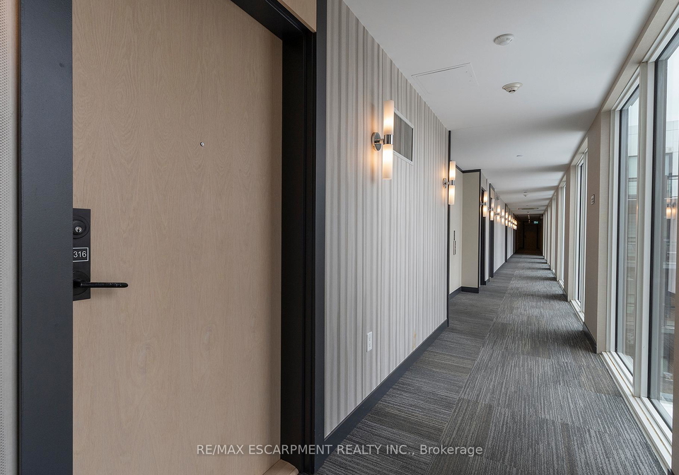 150-sabina-drive-oakville-ontario-w12545652