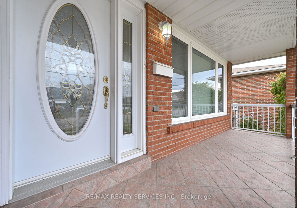 10-pleasantview-avenue-brampton-ontario-w12546374