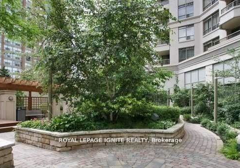 310-burnhamthorpe-road-w-mississauga-ontario-w12547644