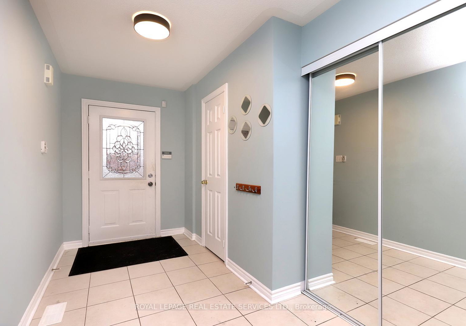 384-riverstone-drive-oakville-ontario-w12547982