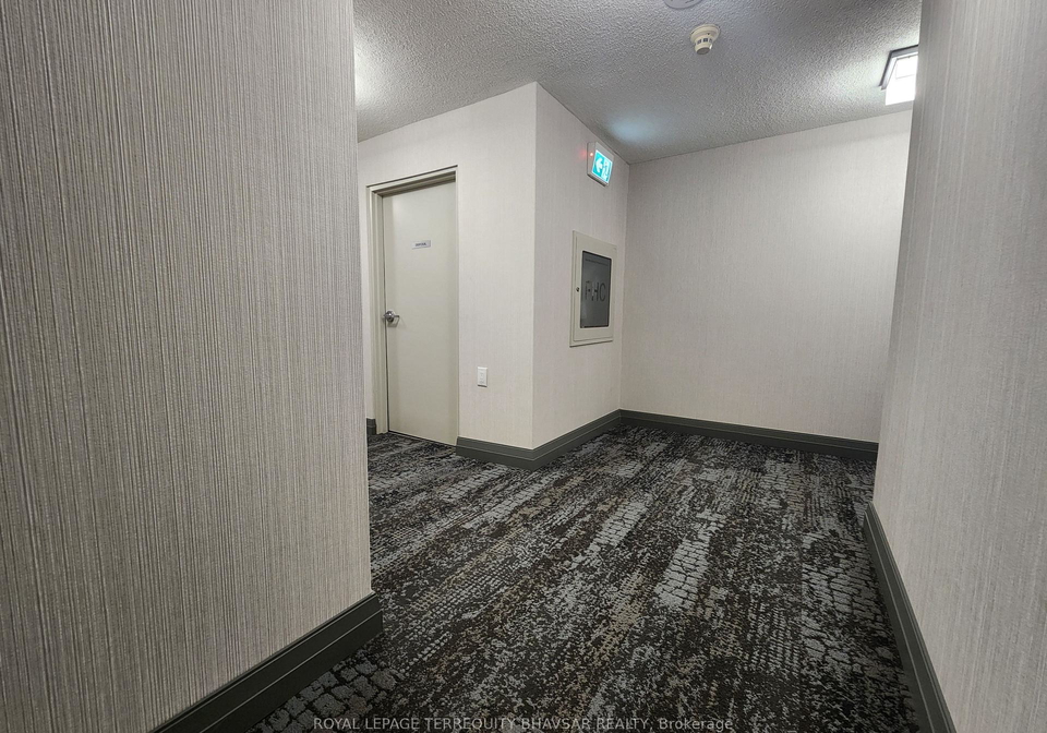 1-elm-drive-w-mississauga-ontario-w12548648