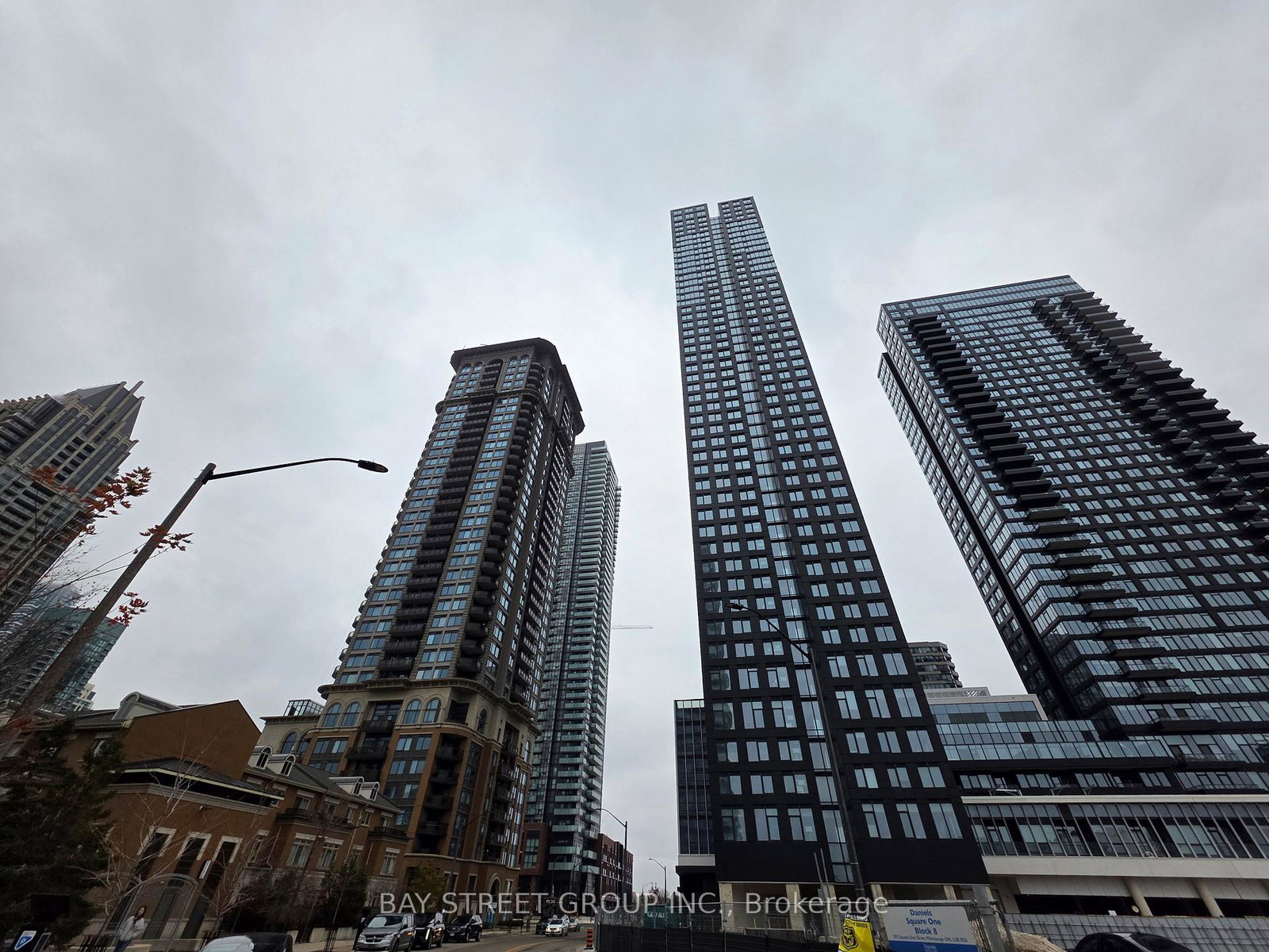 395-square-one-drive-mississauga-ontario-w12549814