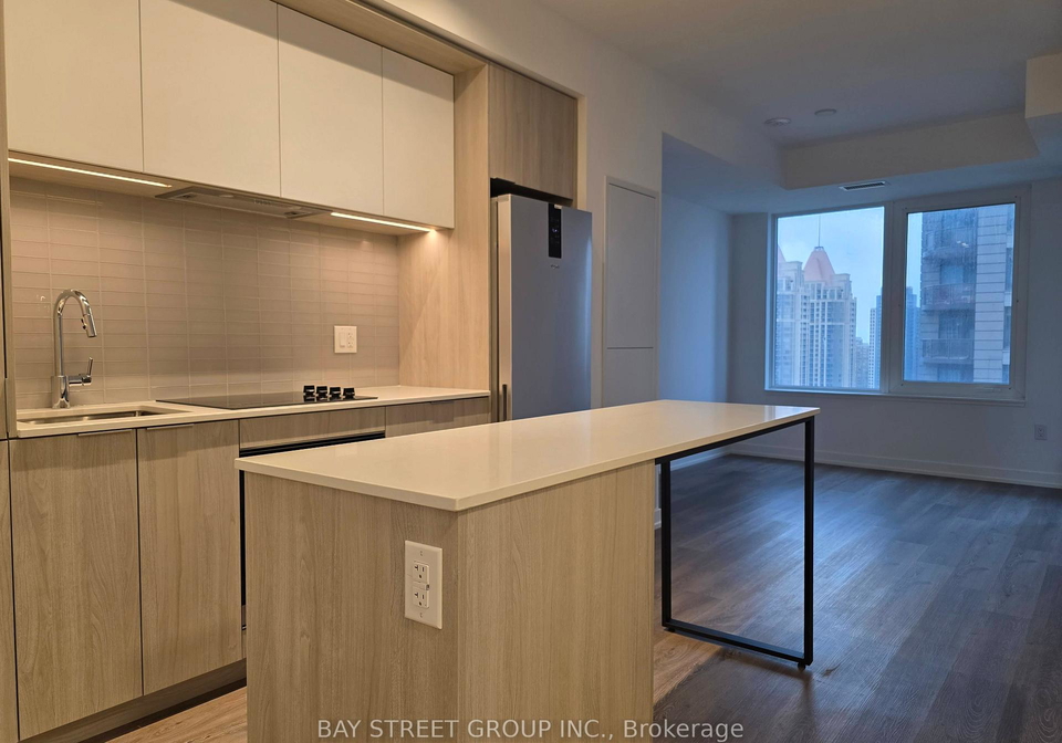 395-square-one-drive-mississauga-ontario-w12549814