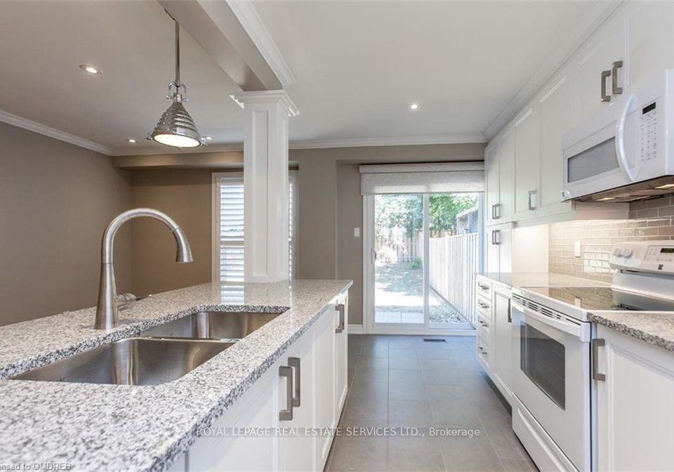 237-ross-lane-oakville-ontario-w12550614