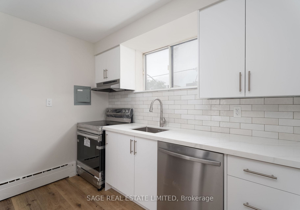 366-royal-york-road-etobicoke-ontario-w12551810