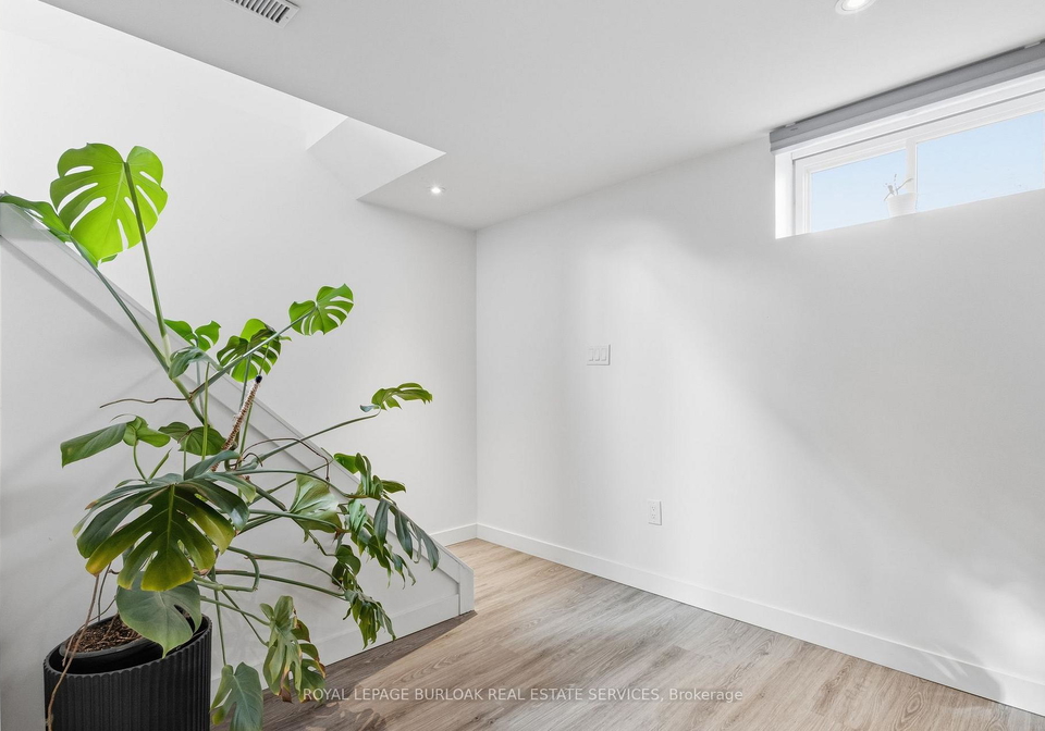2112-amesbury-crescent-burlington-ontario-w12554754
