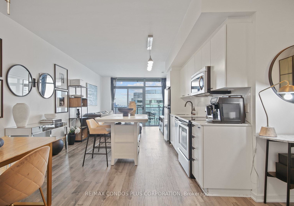 103-the-queensway-toronto-ontario-w12555142