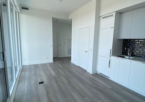 285-dufferin-street-toronto-ontario-w12556810