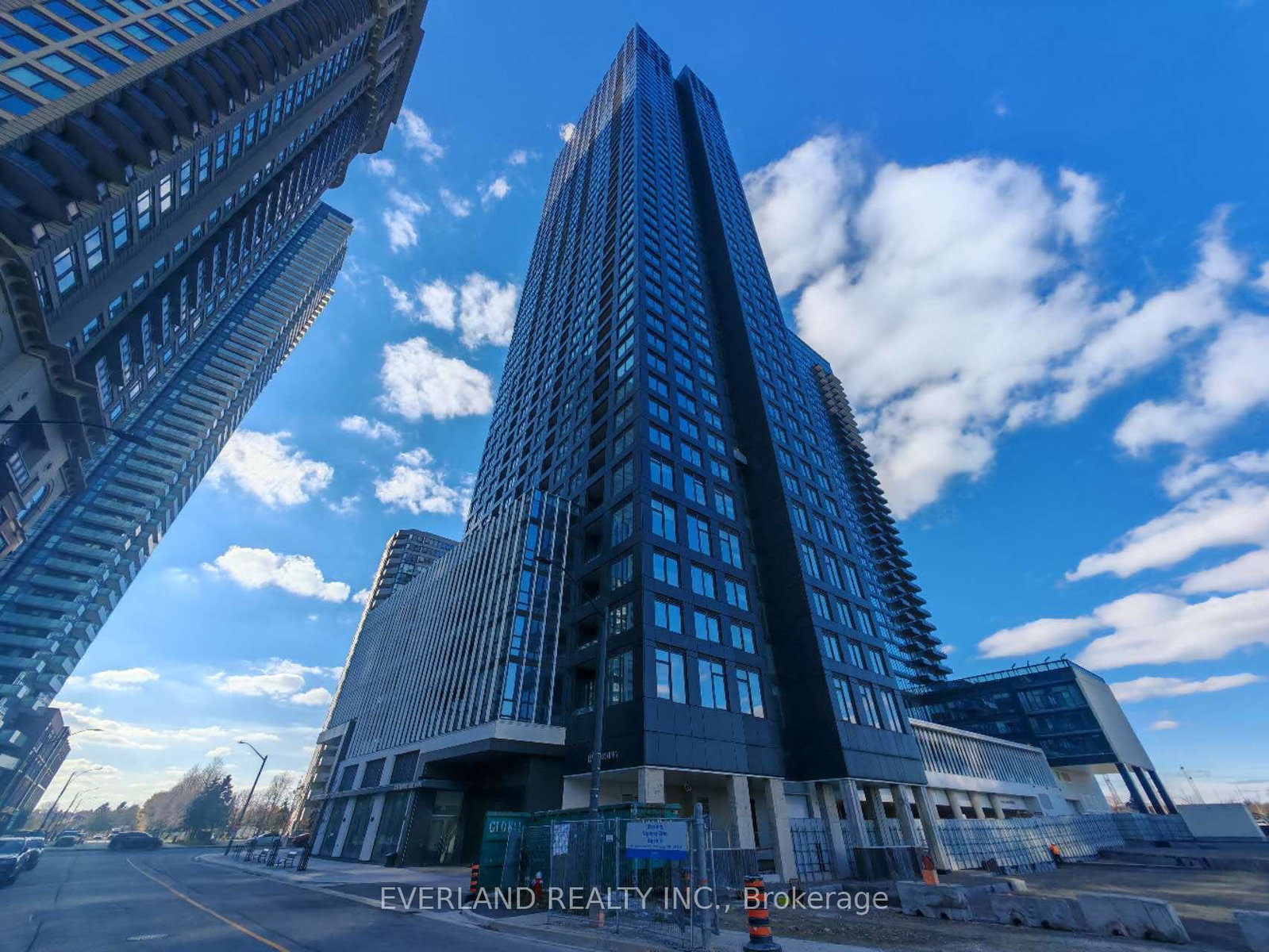 395-square-one-drive-mississauga-ontario-w12557146