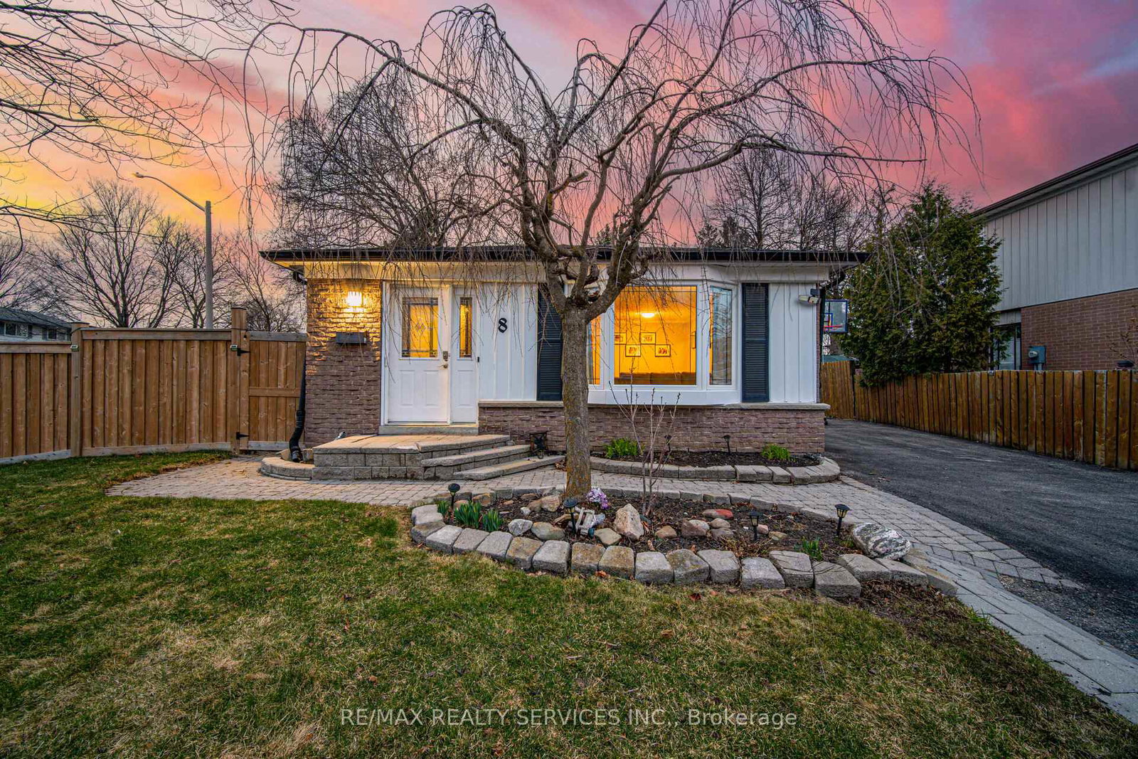 8-reigate-avenue-brampton-ontario-w12557814