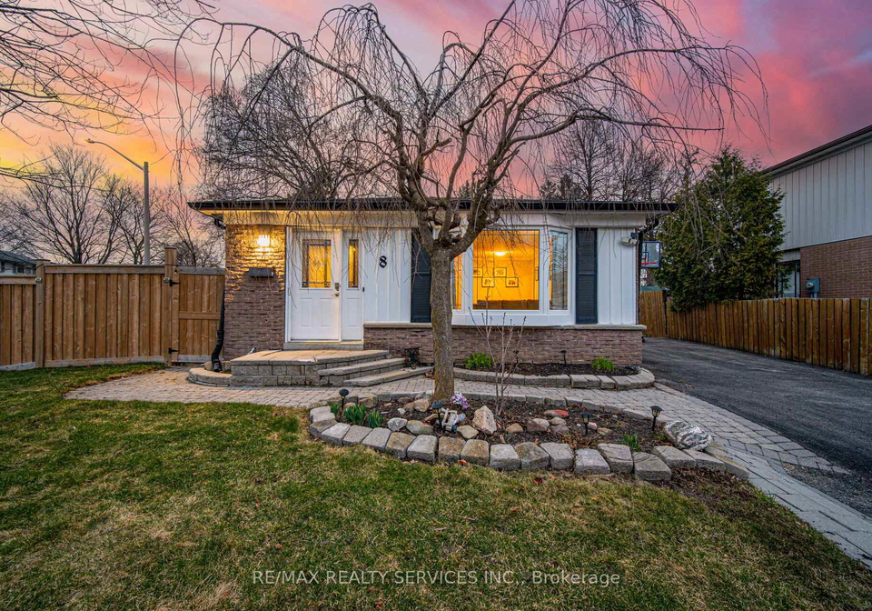 8-reigate-avenue-brampton-ontario-w12557814