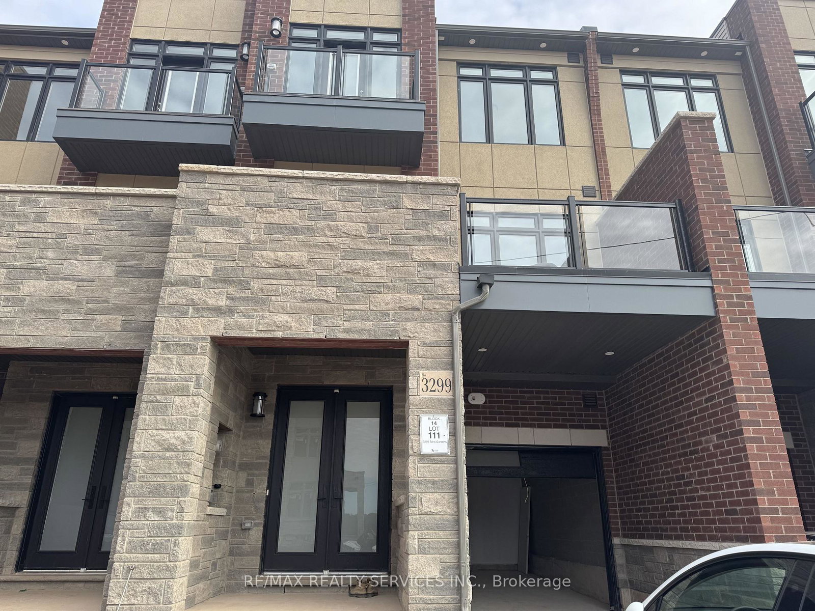 3299-taha-gardens-oakville-ontario-w12558284