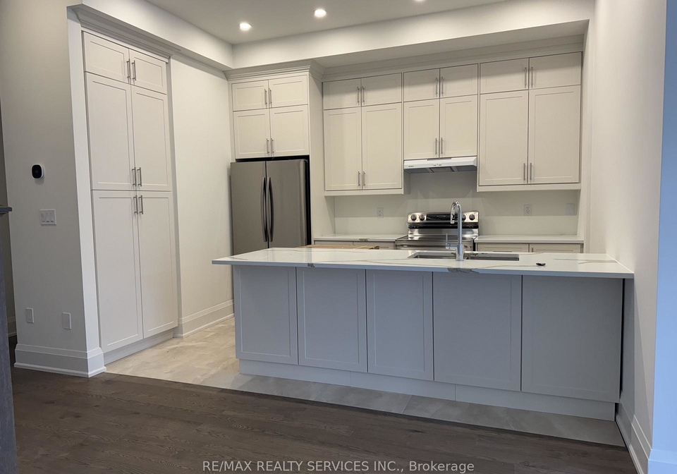 3299-taha-gardens-oakville-ontario-w12558284