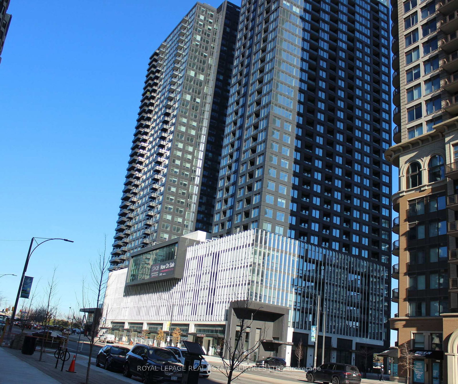 395-square-one-drive-mississauga-ontario-w12559436
