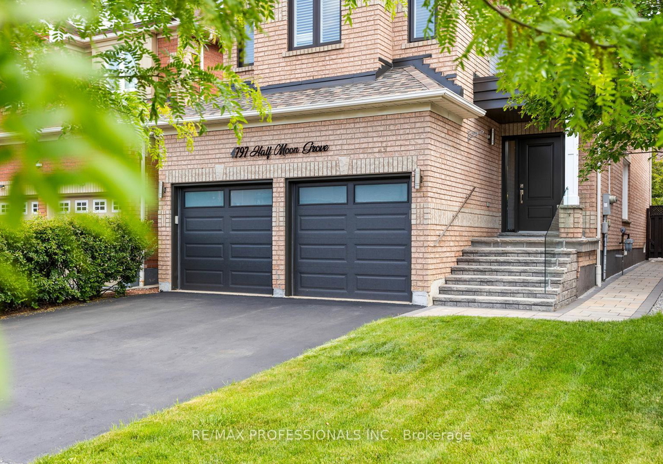 4797-half-moon-grove-mississauga-ontario-w12560094