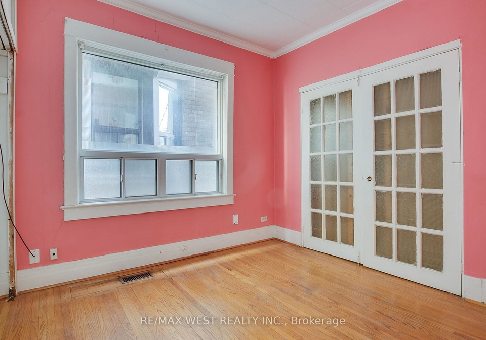 696-st-clarens-avenue-toronto-ontario-w12560324