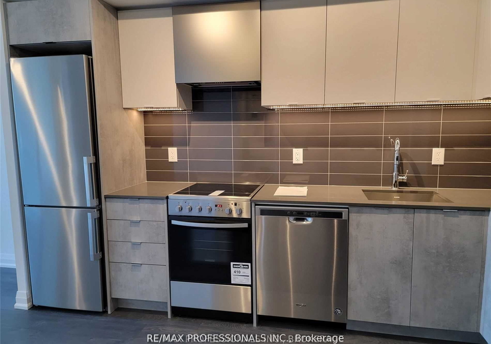 30-gibbs-road-etobicoke-ontario-w12560468