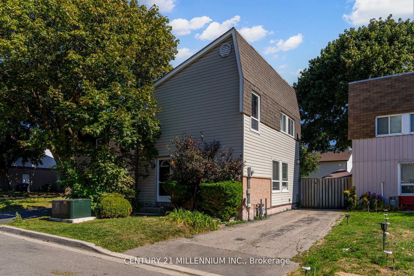 15-hasting-square-brampton-ontario-w12560482