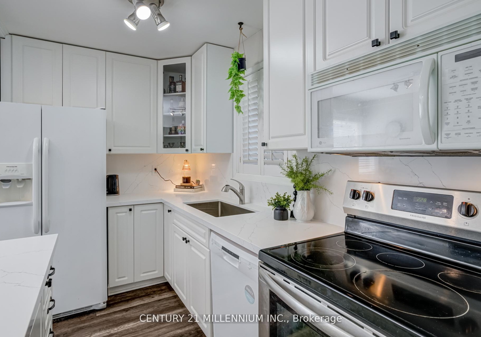 15-hasting-square-brampton-ontario-w12560482