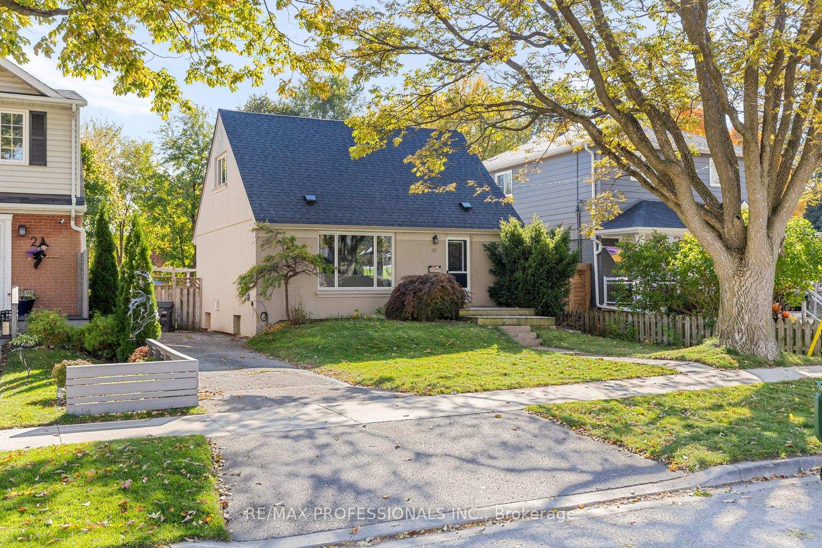 19-mitcham-drive-etobicoke-ontario-w12560788