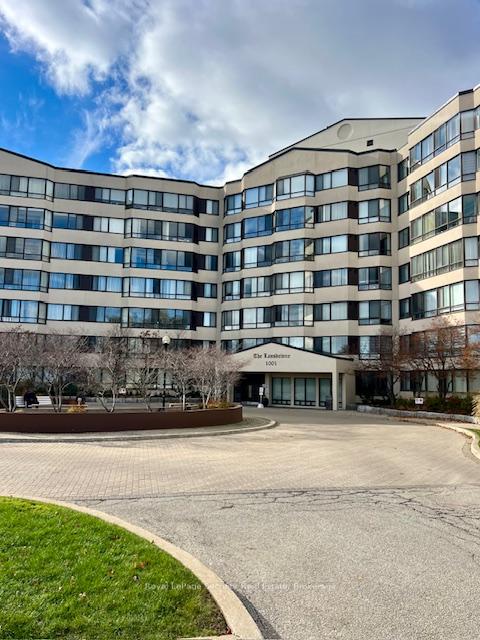 1001-cedarglen-gate-mississauga-ontario-w12560878