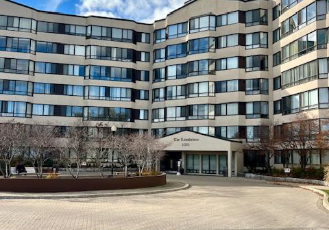 1001-cedarglen-gate-mississauga-ontario-w12560878