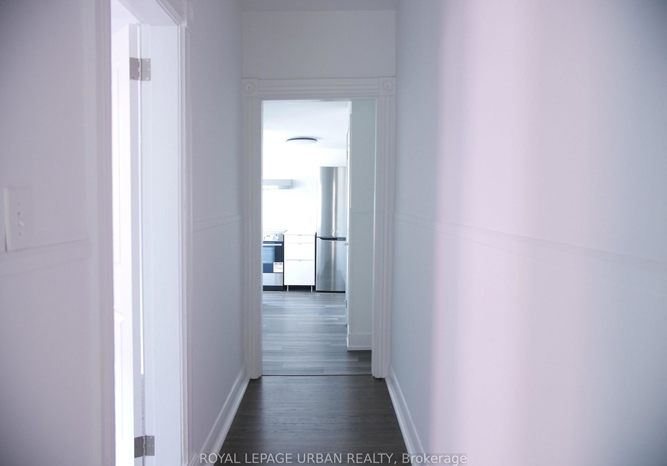 10-earnbridge-street-toronto-ontario-w12561242