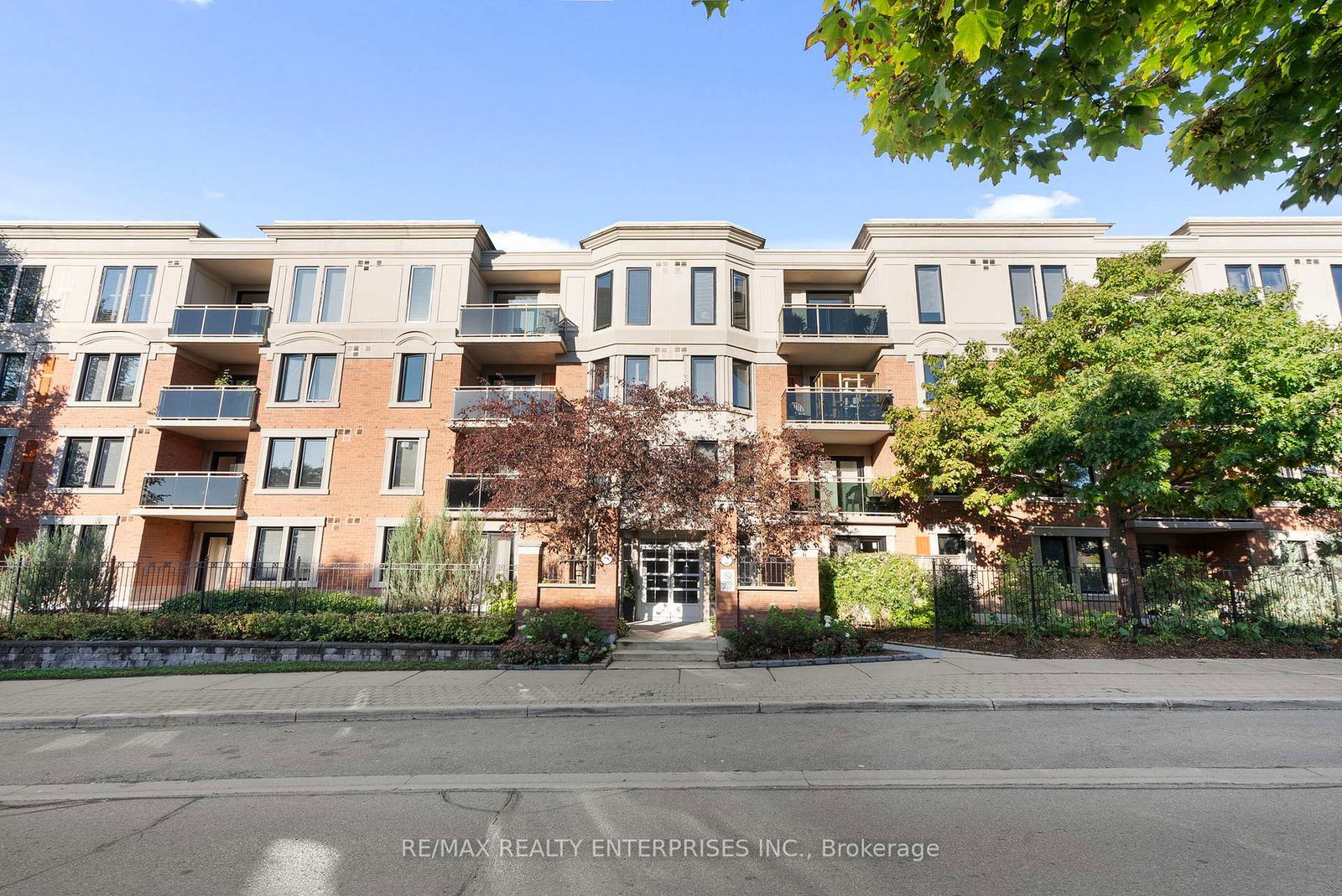 2300-parkhaven-boulevard-oakville-ontario-w12561350