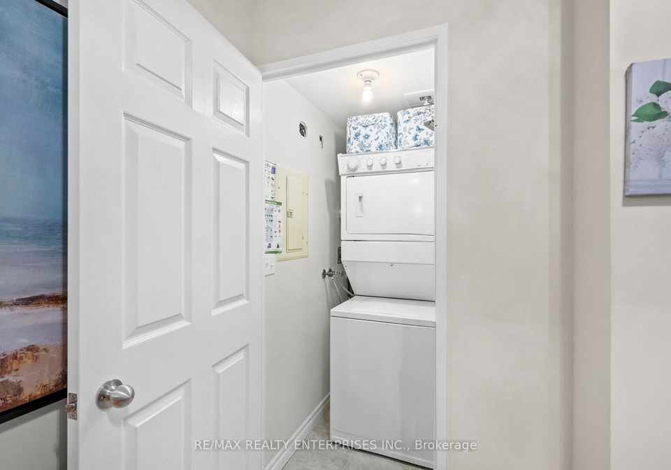 2300-parkhaven-boulevard-oakville-ontario-w12561350