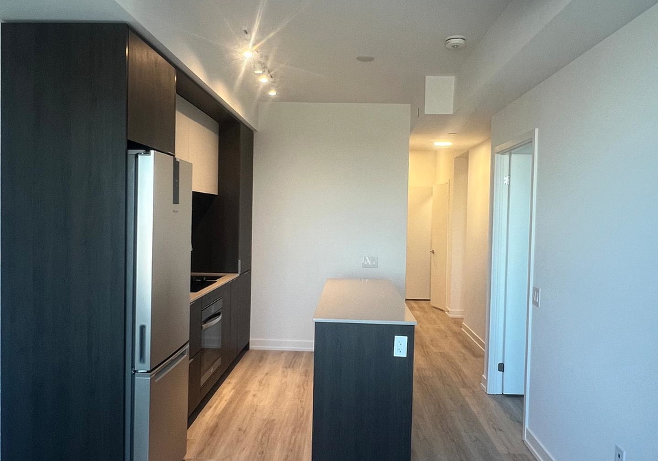 395-square-one-drive-mississauga-ontario-w12561530
