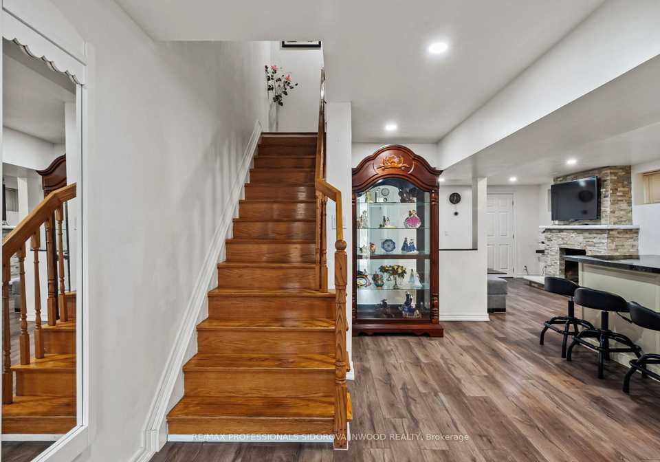 13a-terry-drive-toronto-ontario-w12562020
