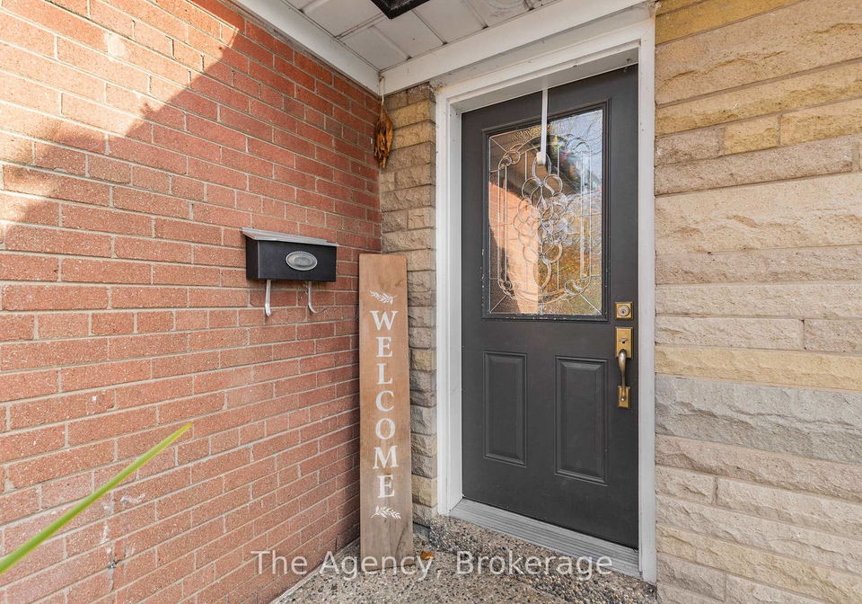 496-pineland-avenue-oakville-ontario-w12563668