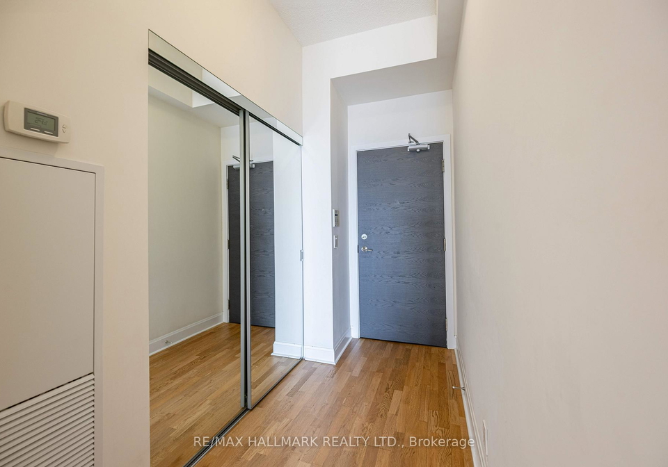 33-shore-breeze-drive-etobicoke-ontario-w12564436