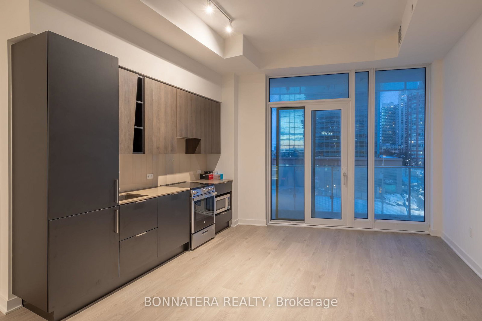 3900-confederation-parkway-mississauga-ontario-w12564594