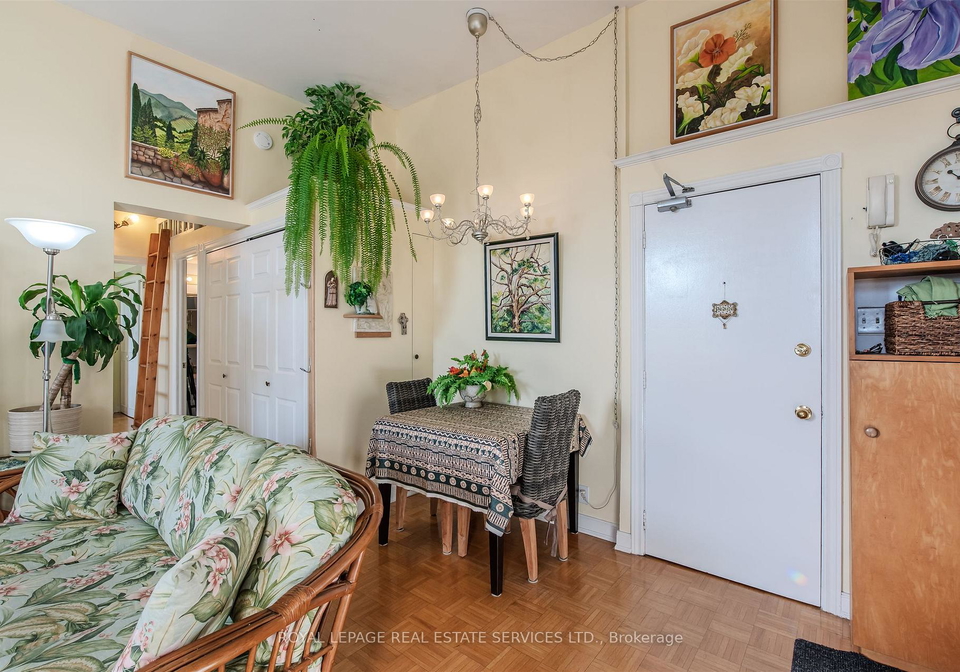 2847-dundas-avenue-w-toronto-ontario-w12564672
