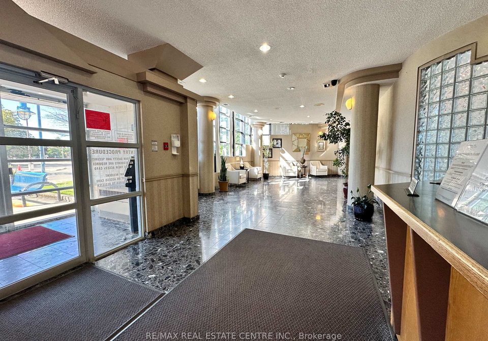 25-trailwood-drive-mississauga-ontario-w12566730